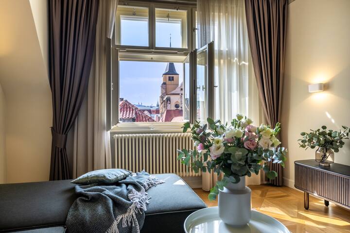 Luxury 2 bedroom apartment with AC in the Old Town gallery image 2