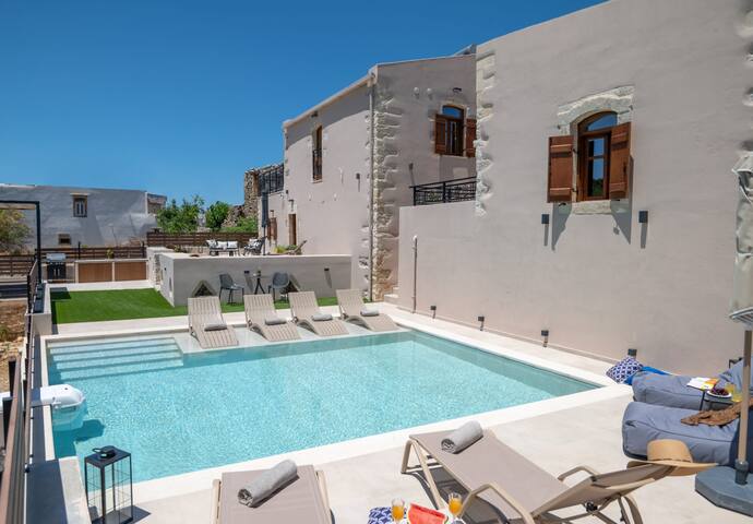 Pavlina, new villa with salted heated pool!