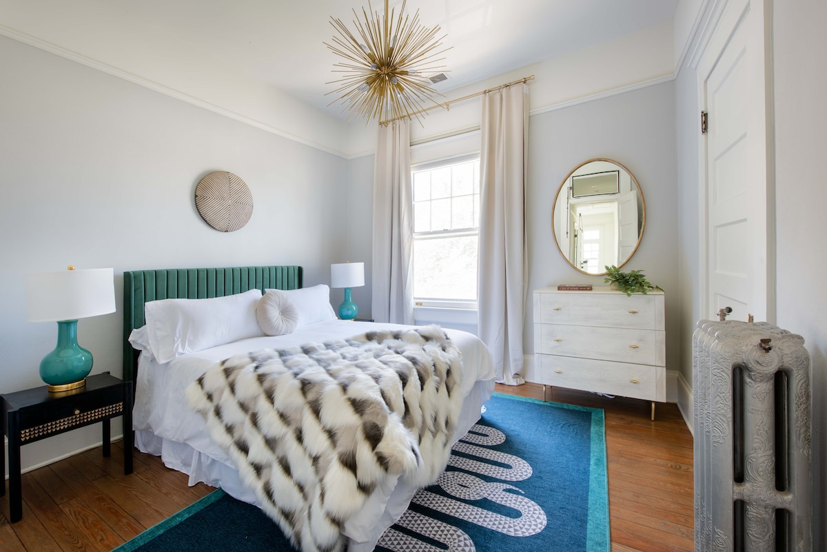 Your private retreat within the city 