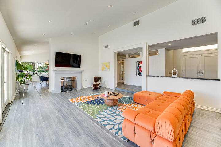 Los Angeles Home w/ Private Pool, Mtn & Lake View! gallery image 4