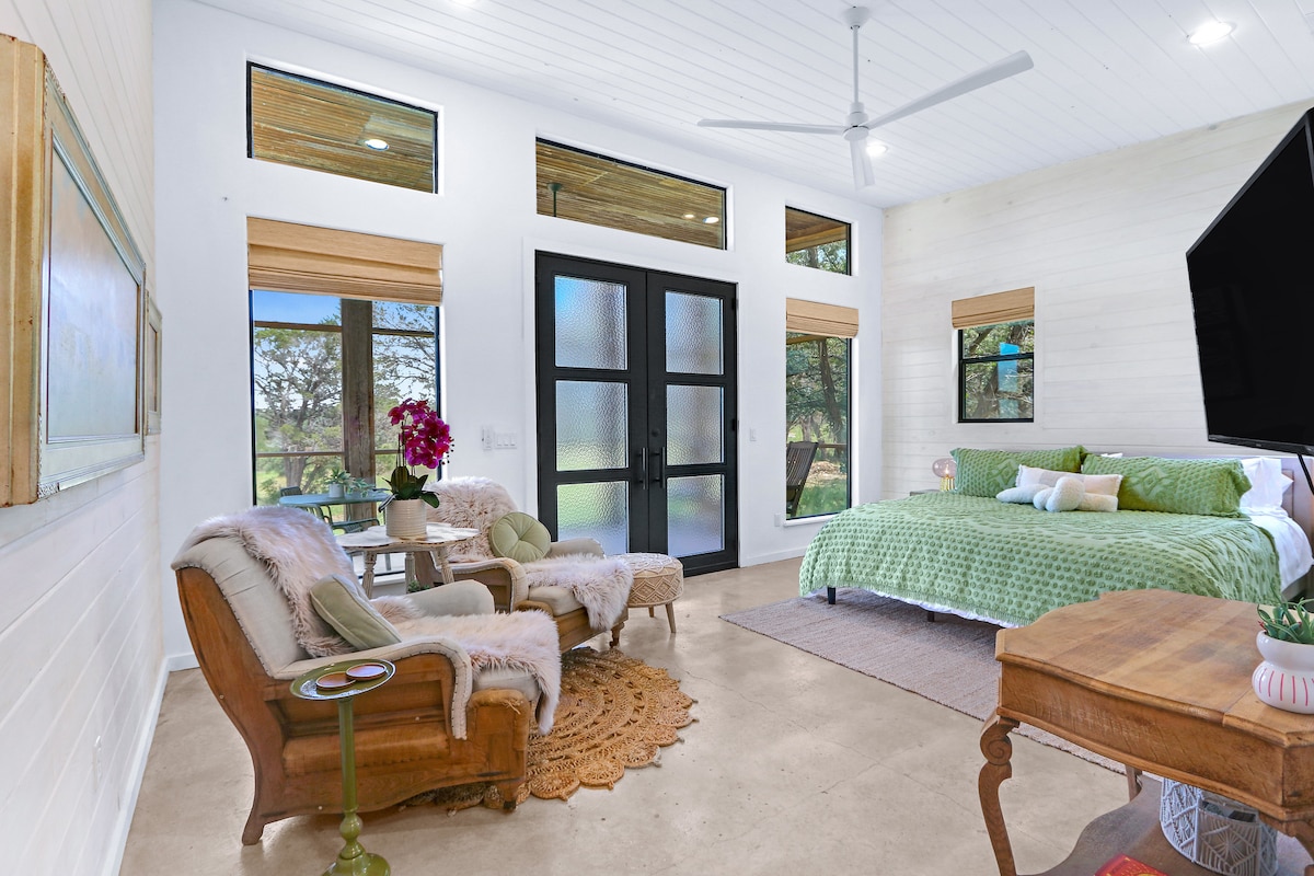 Wild Candy Farm - Breezeway Haus - Houses for Rent in Wimberley