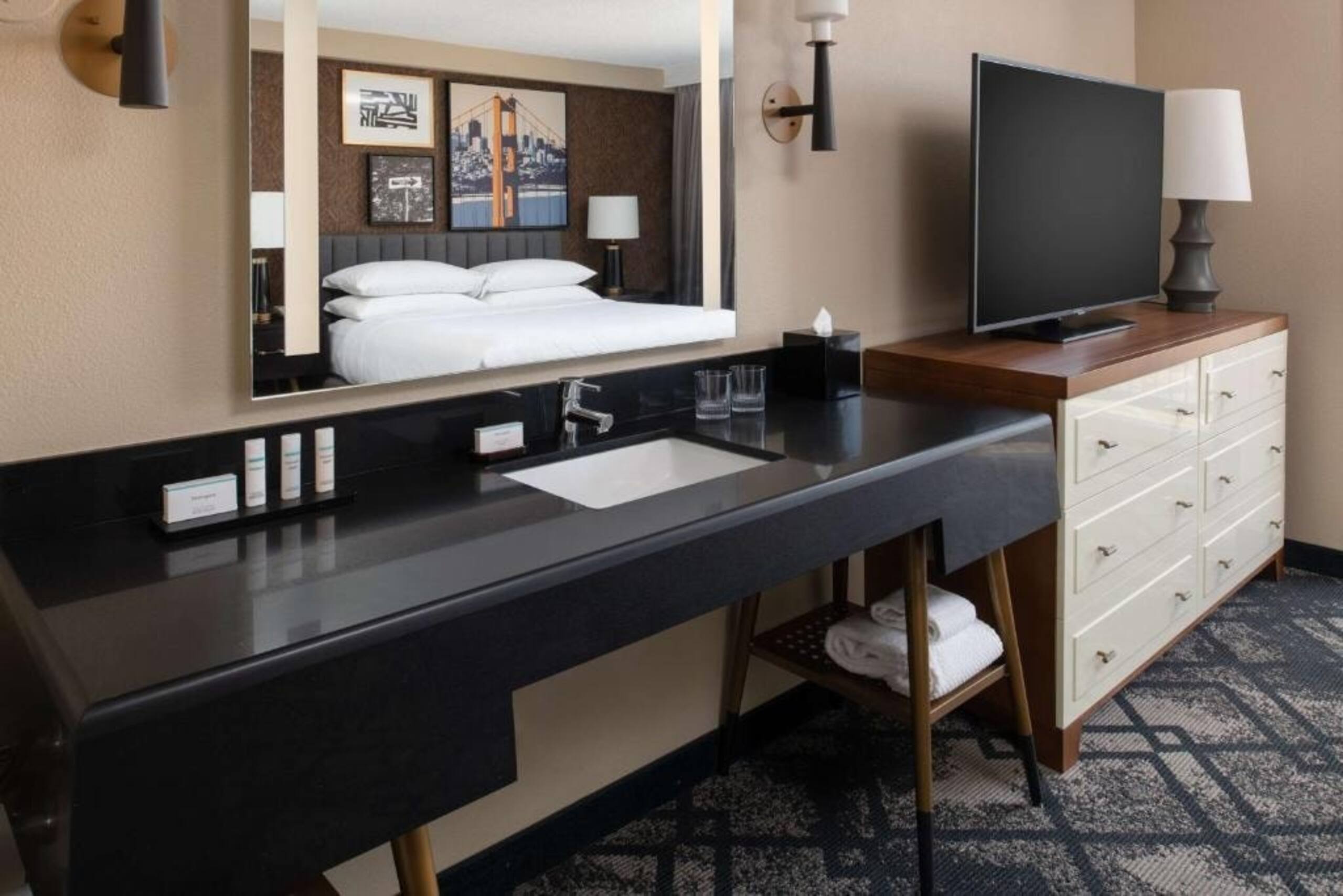 King Room Near To Jack Drago Park SAN - Image 5