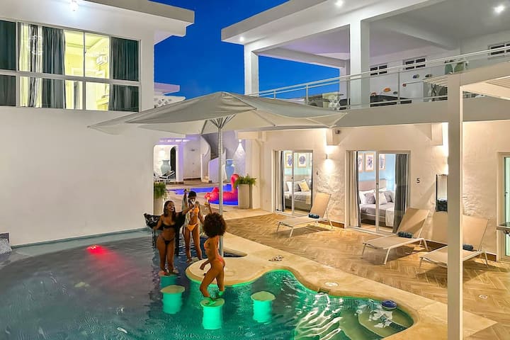 Beach Villa Blanca With 2 Pools, Jacuzzi & Maid - Punta Cana