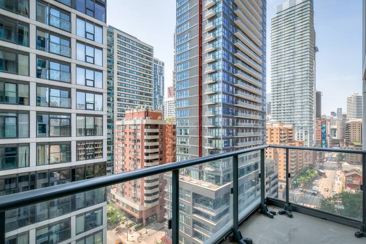RivetStays – Elegant 2BDR Near Dundas Square! gallery image 5