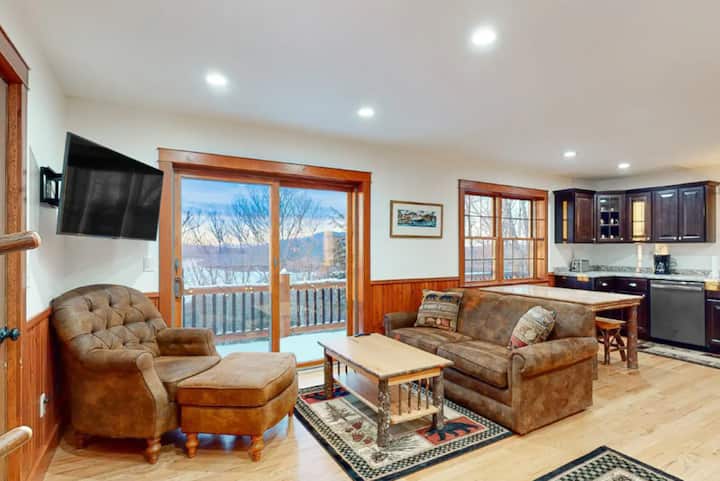 Lake View*hot Tub*sunsets*fire Pit*pet Friendly - Greenville, ME