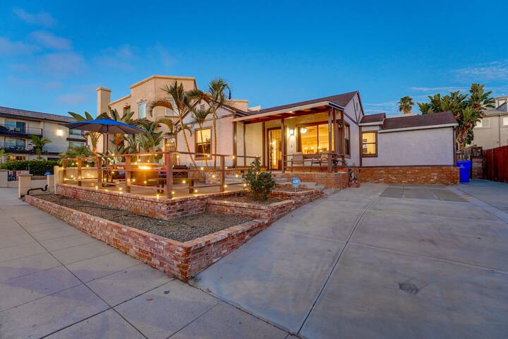 Dream Location! Fire Pit, Fenced Yard, Steps2Bay