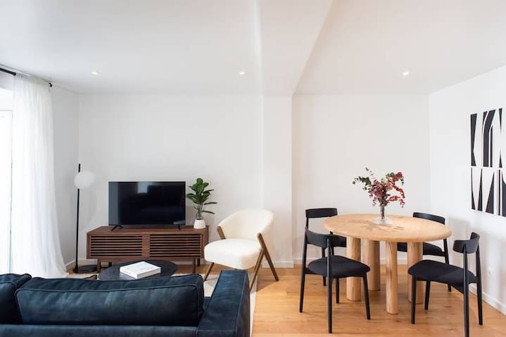 2 Bedroom Apartment with Garden – 1 D