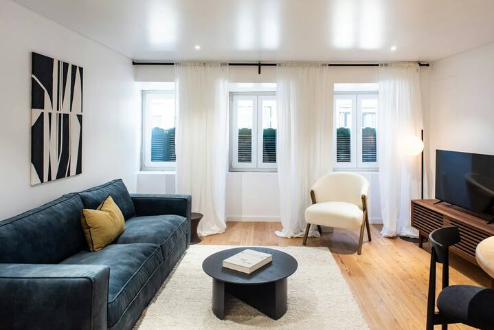 The Haus | Modern Apartment with Balcony in Lisboa gallery image 5