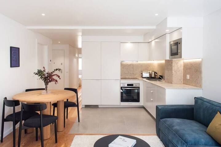 The Haus | Modern Apartment with Balcony in Lisboa gallery image 2