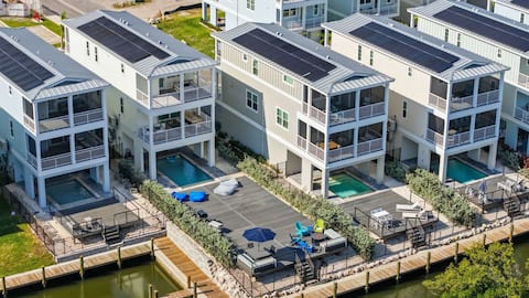 Lux! Heated Pool, Fire Pit, Huge Deck, Boat Slip