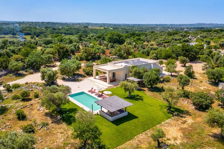 Villa Pamaridi by Villa Plus gallery image 3