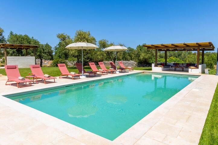 Villa Pamaridi by Villa Plus gallery image 2