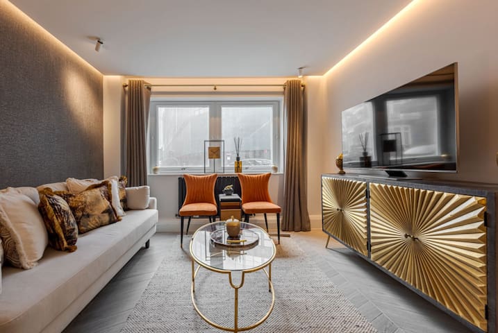 Contemporary Flat near Harrods gallery image 3