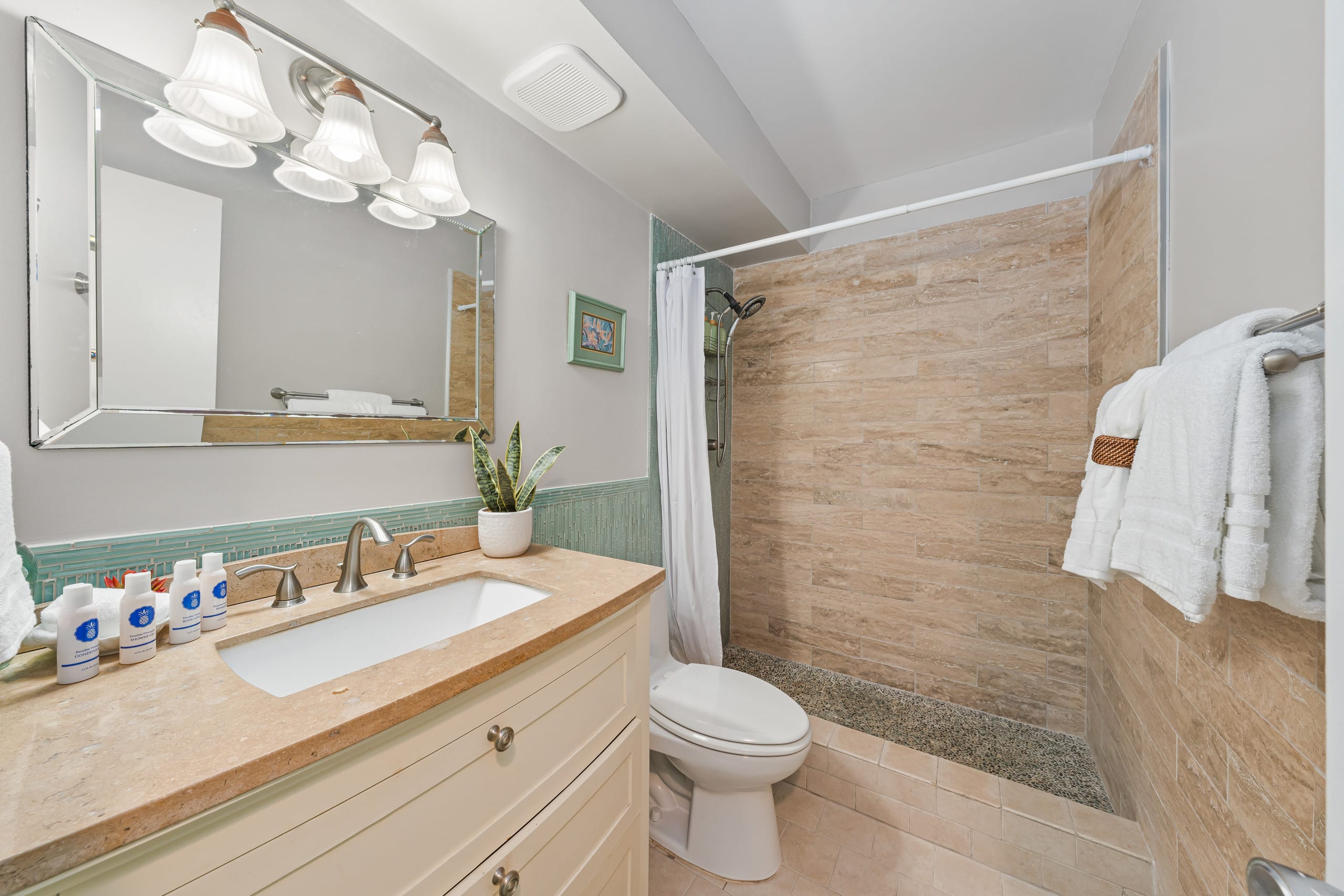 Condo in Kihei · ★4.93 · 1 bedroom · 2 beds · 1 bath - Image 21