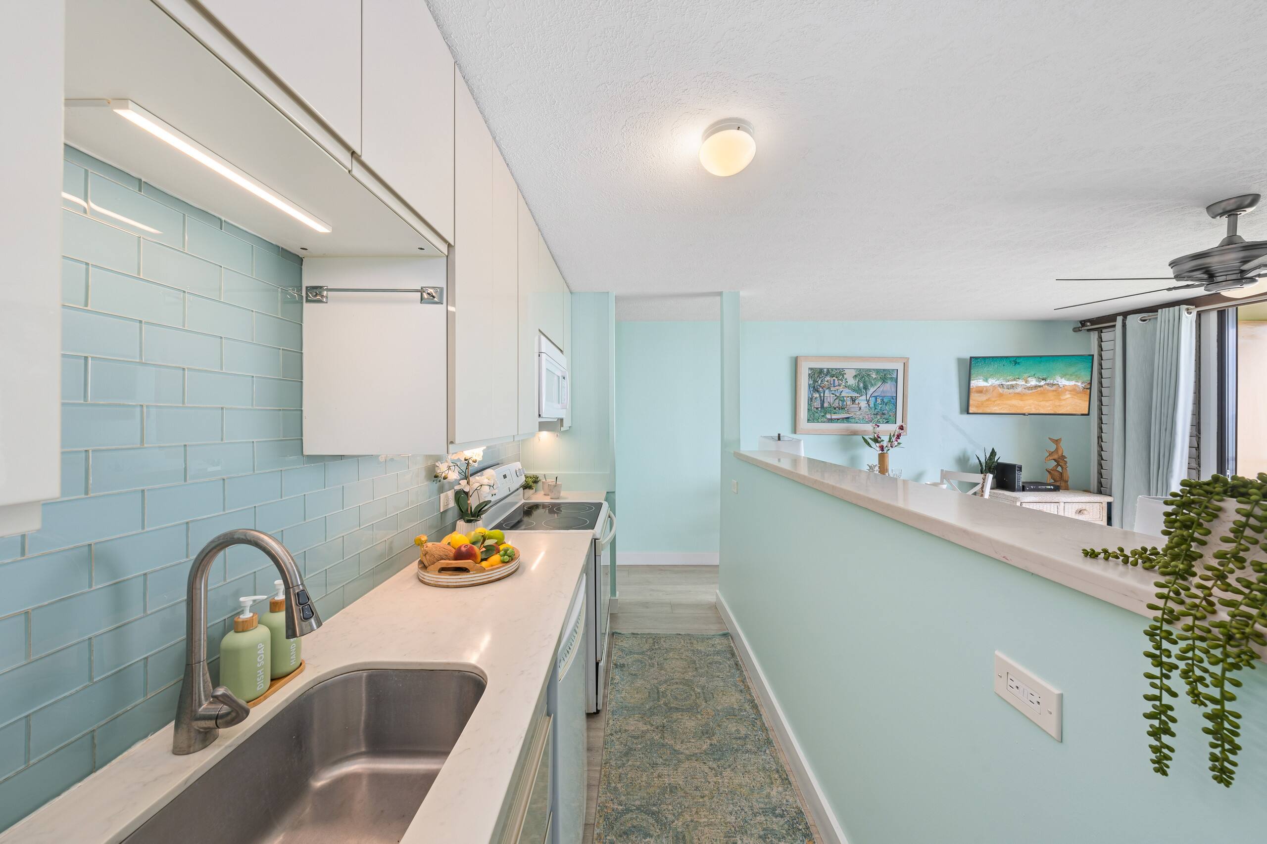 Condo in Kihei · ★4.93 · 1 bedroom · 2 beds · 1 bath - Image 11