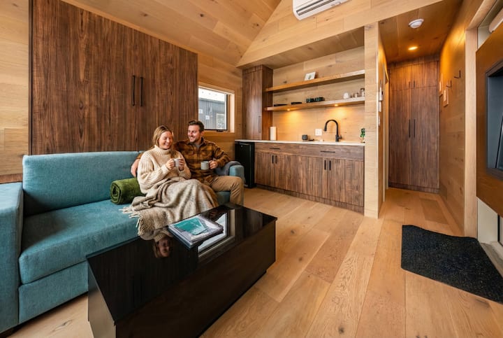 Jolie Vie Wellness Retreat | Wood Tiny Home #5 - Grand-Sault