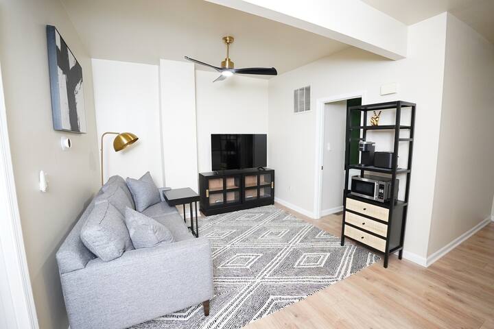4 Bedroom Home-10 Mins to U.S. Capitol Building gallery image 3