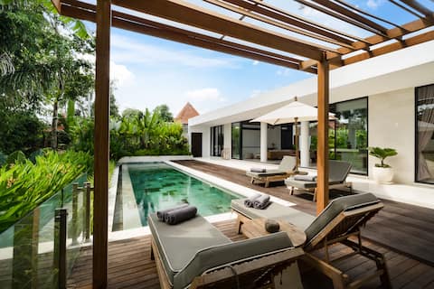 Jungle Bliss: 2BR Ubud Oasis w/Infinity Pool & Spa