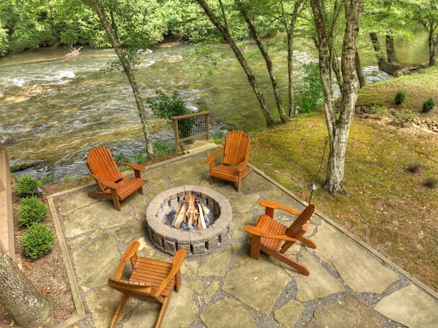 Morning Breeze Cabin Rentals managed Airbnb listing 3