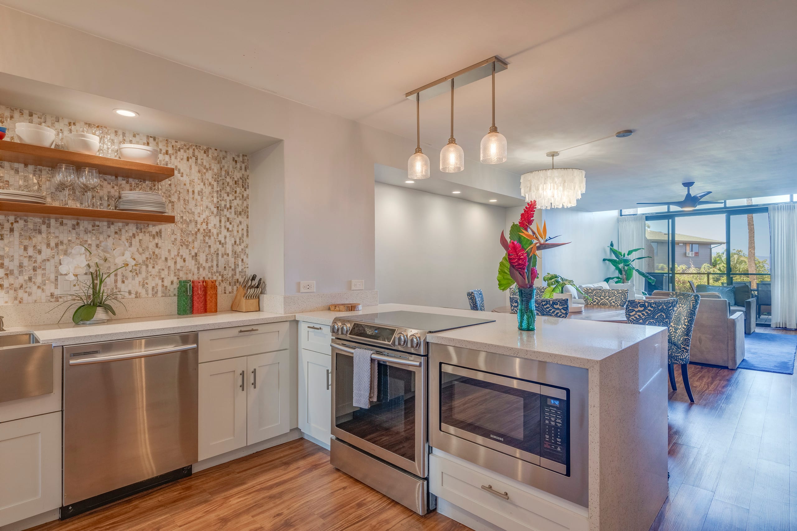 Condo in Lahaina · ★4.93 · 2 bedrooms · 4 beds · 2 shared baths - Image 8