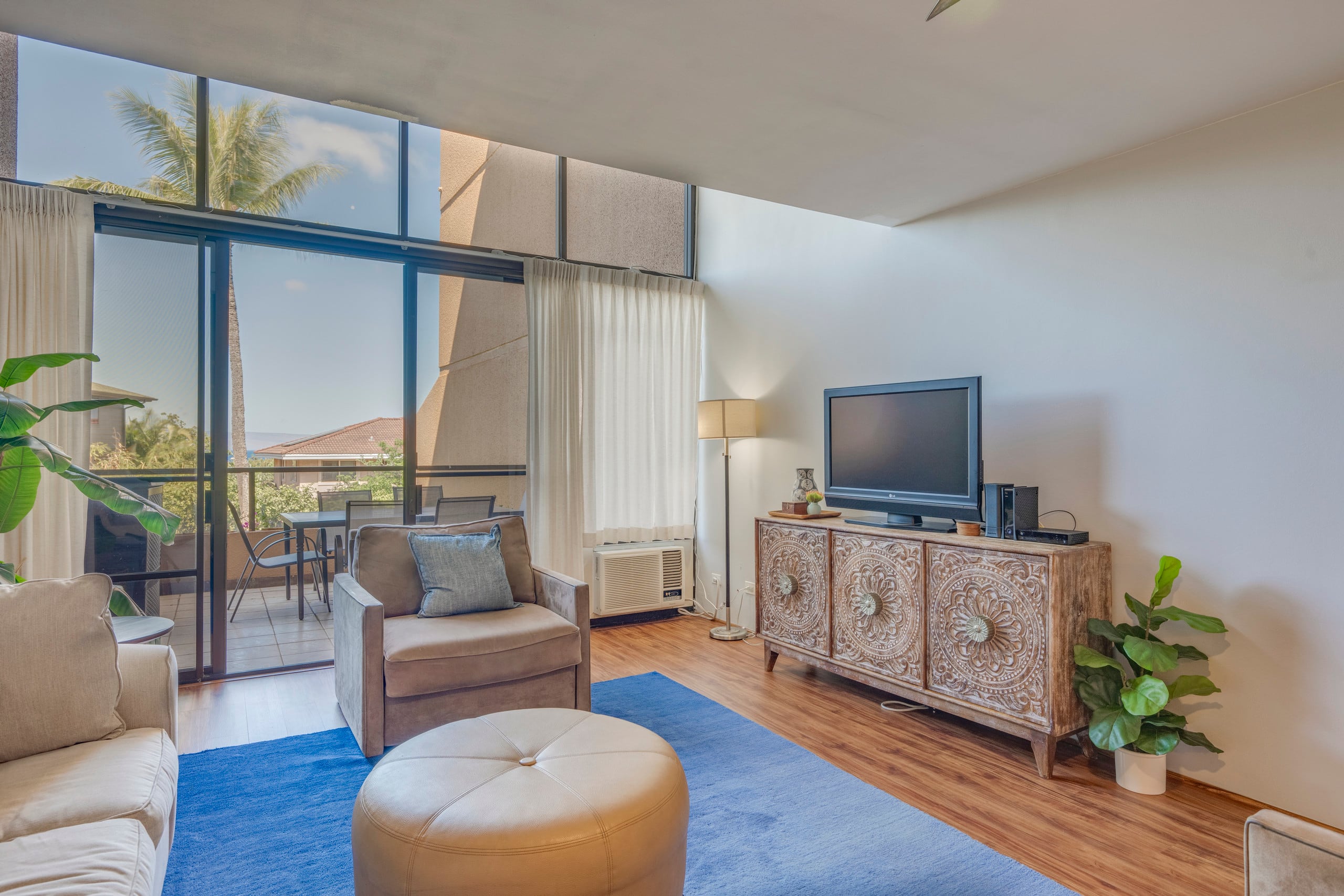 Condo in Lahaina · ★4.93 · 2 bedrooms · 4 beds · 2 shared baths - Image 4