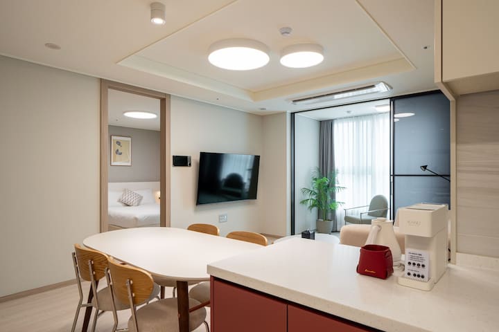 Urbanstay managed Airbnb listing 2