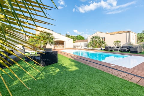 La Maison Paradis – Private and heated pool