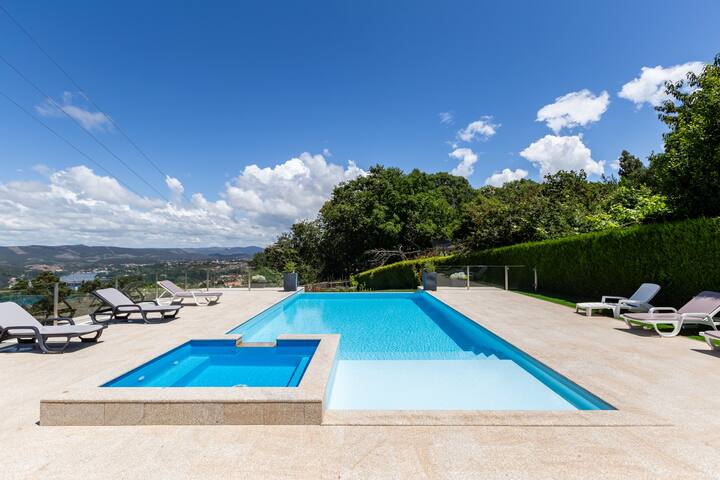 Hopstays – Crestuma Bright gallery image 2