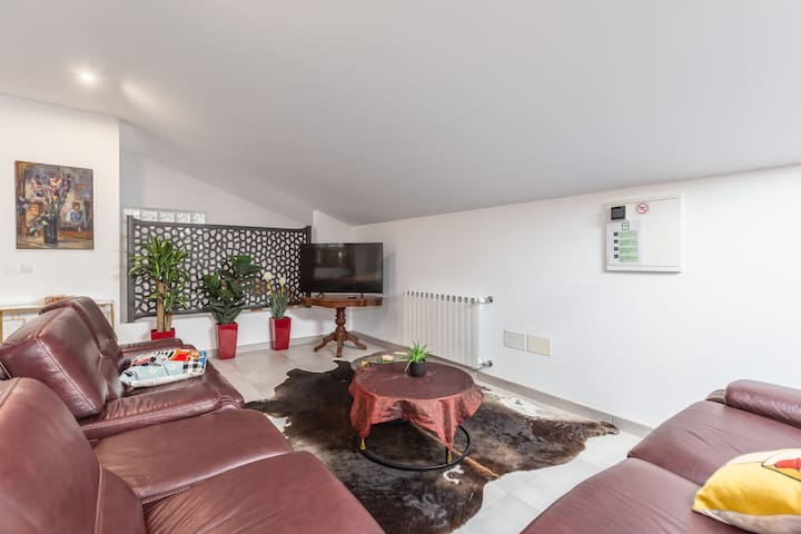 Hopstays managed Airbnb listing 3