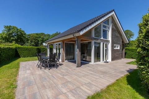 Top Airbnb: Luxury holiday home De Zonnestraal with a garden in Kloosterweg En Omgeving