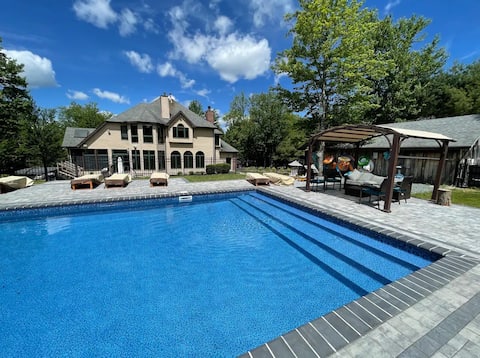 Hudson Valley Luxury | Pool, Theater, Sleeps 28