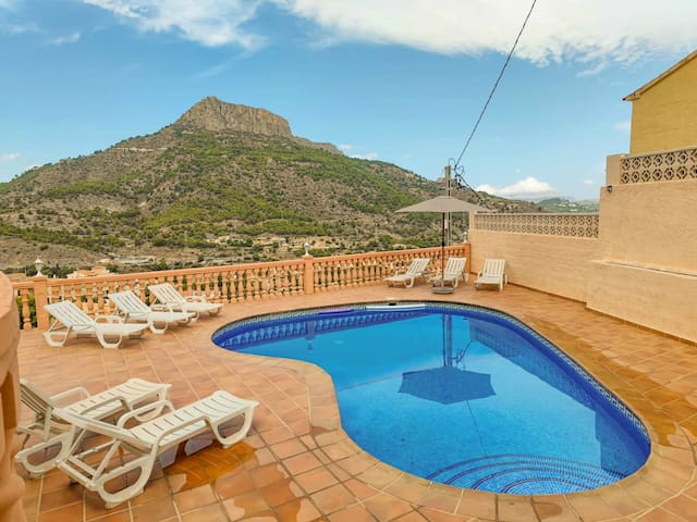 Inmobiliaria Plaza Mayor managed Airbnb listing 2