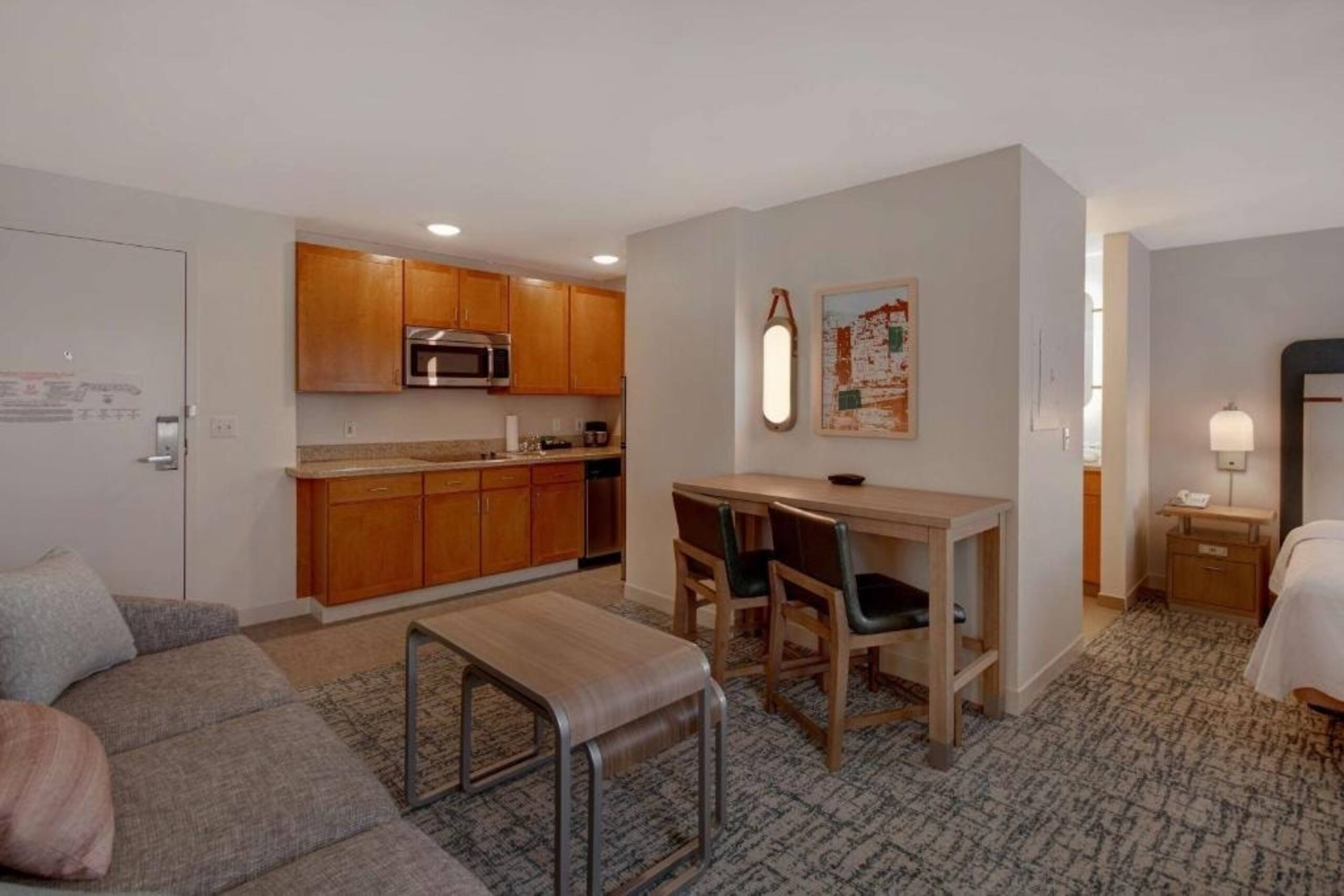 Queen Studio Suite Near Kezar Life Sciences SAN - Image 5
