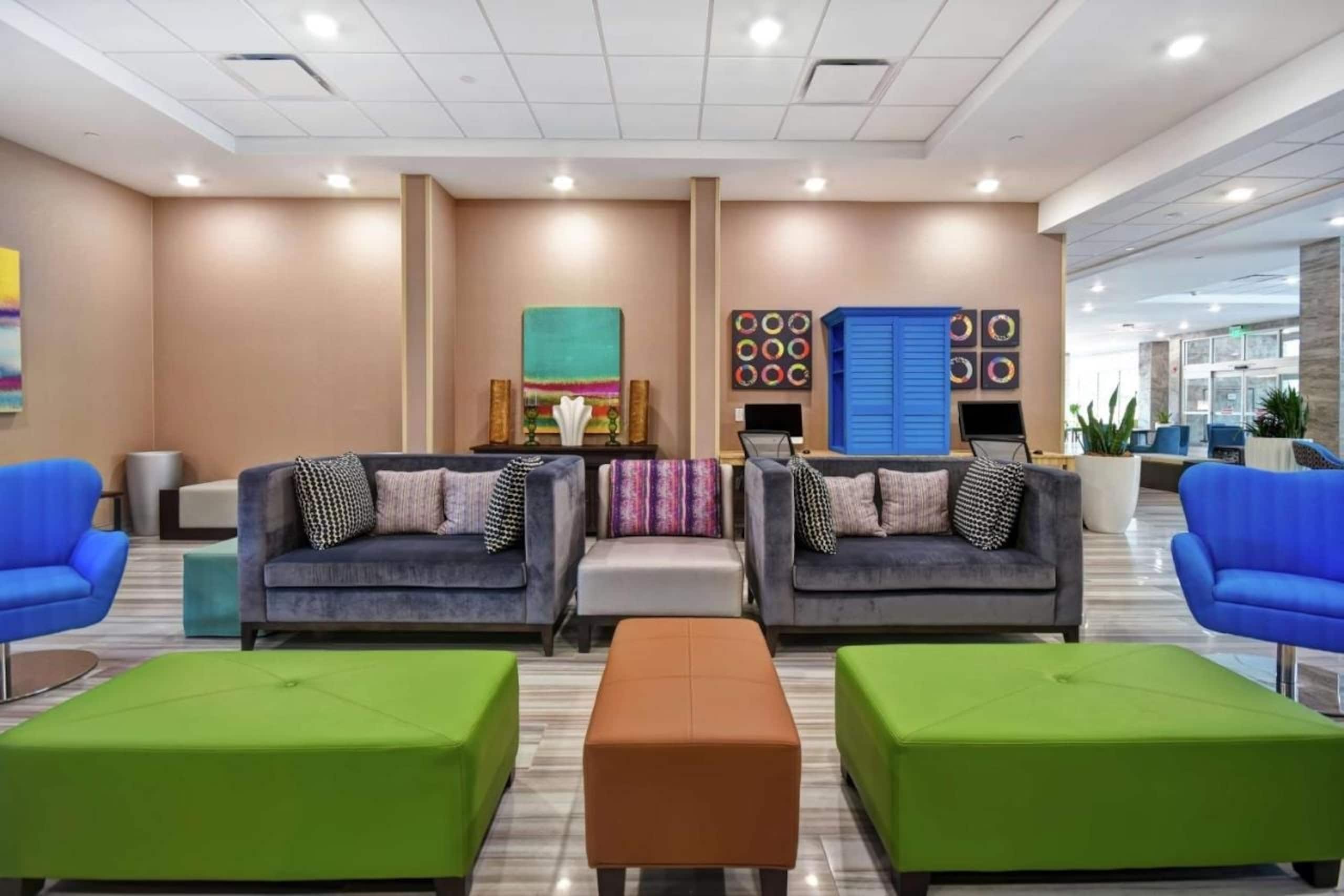 King Studio Suite Near Twist Bioscience SAN - Image 10