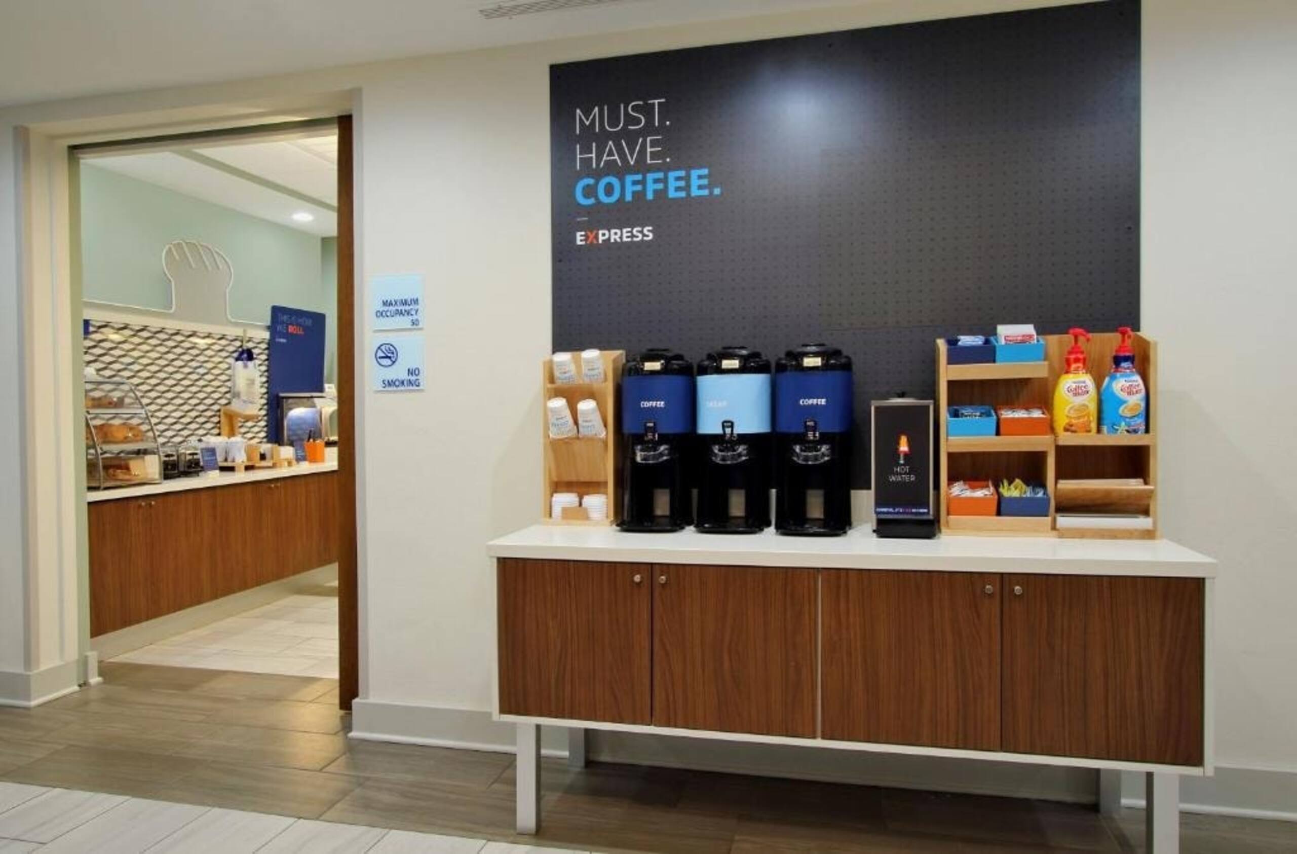 Standard Room Near McDonalds SAN - Image 6