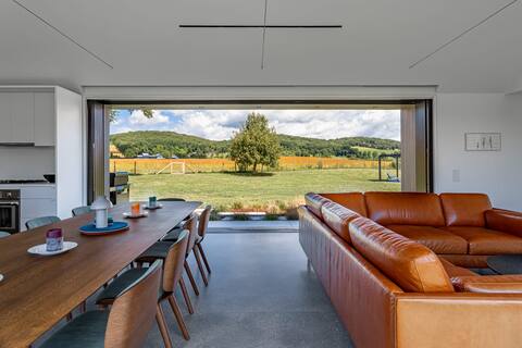 Valley View: Renovated Cottage, New Addon + Pool