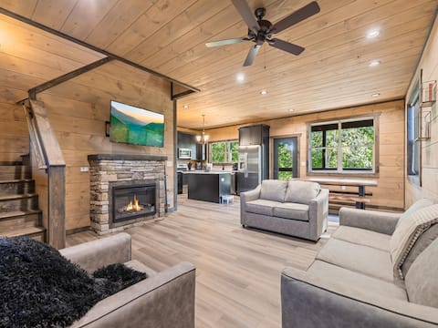 Bear Plunge | Heated Pool, Hot Tub, & Game Room!