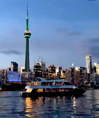 RogersCenter MTCC 2B2B Lake&CN Tower View Parking