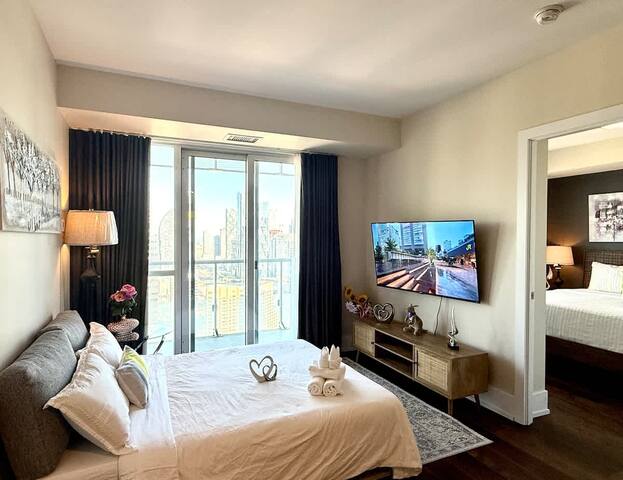 RogersCenter MTCC 2B2B Lake&CN Tower View Parking gallery image 4