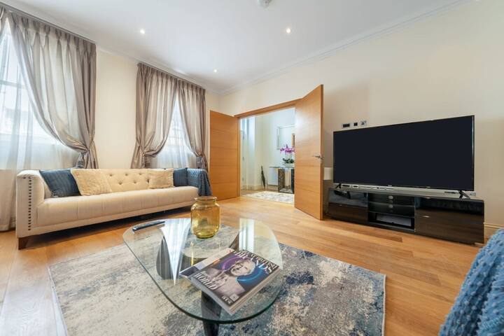 Deluxe Mayfair Town House gallery image 2