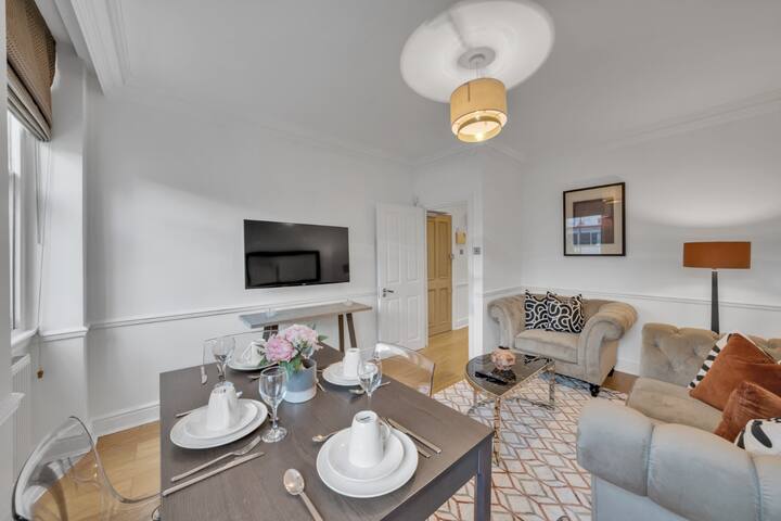 Superior Apartment next to Park Lane gallery image 2