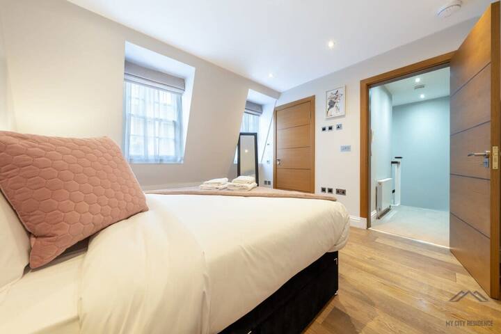 Charming Home in the heart of Mayfair gallery image 5