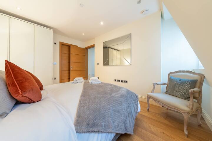 Luxury Mayfair Town House gallery image 5