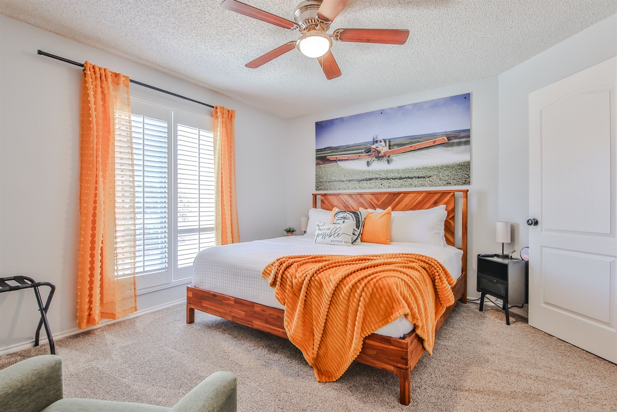 Suite Crop Duster King