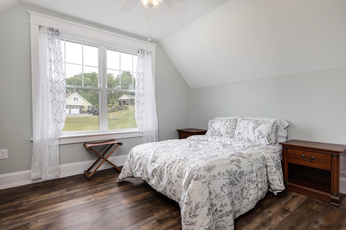 Druga spavaća soba na drugom katu: veliki krevet.