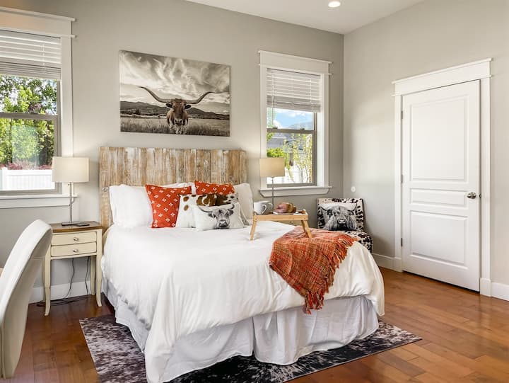 “Every bed had comfortable, clean bedding (such a rare find)!” - Christina, March 2024