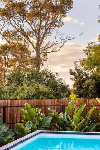 Galene Getaway Walk to Beach, Pool & Fire gallery image 5