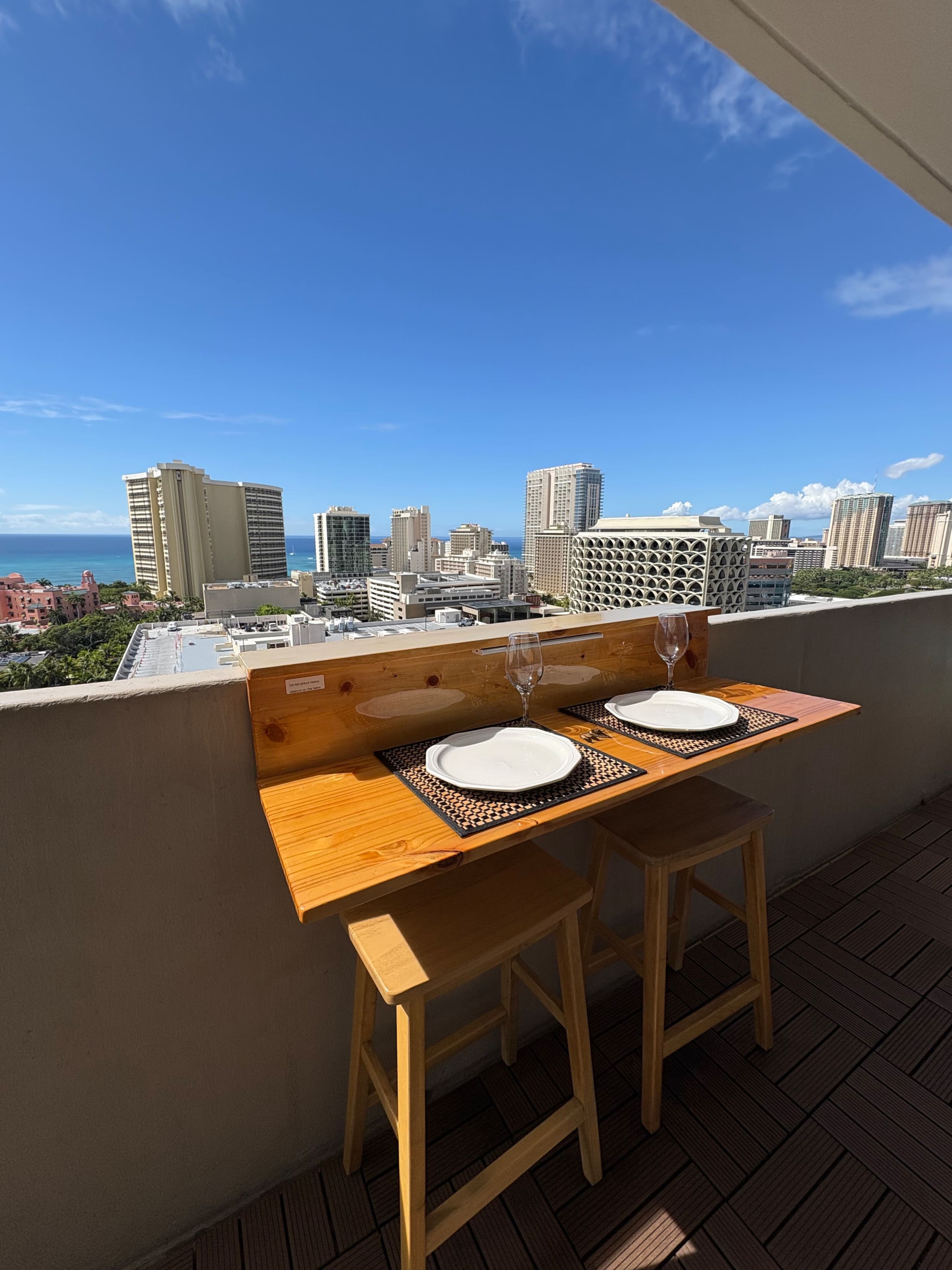 Dazzling Waikiki Studio+King Bed - Image 24