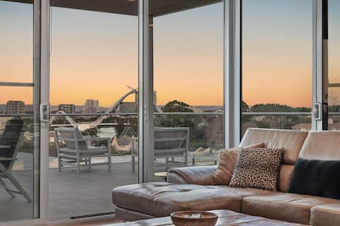 Stunning 1BR Walk to Optus Stadium, Amazing Views