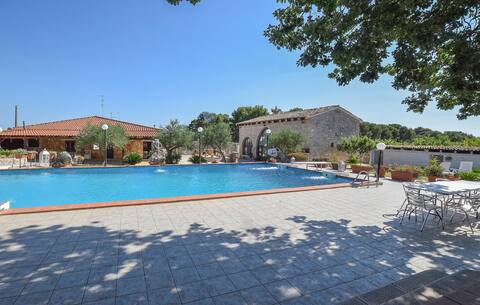 3 bedroom lovely home in Acquaviva delle Fonti